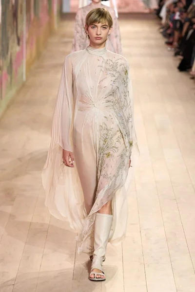 Look 63